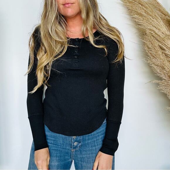 ANTHROPOLOGIE SPLENDID Black Waffle Knit Thermal Long Sleeve Tee Shirt Top M - Picture 2 of 9